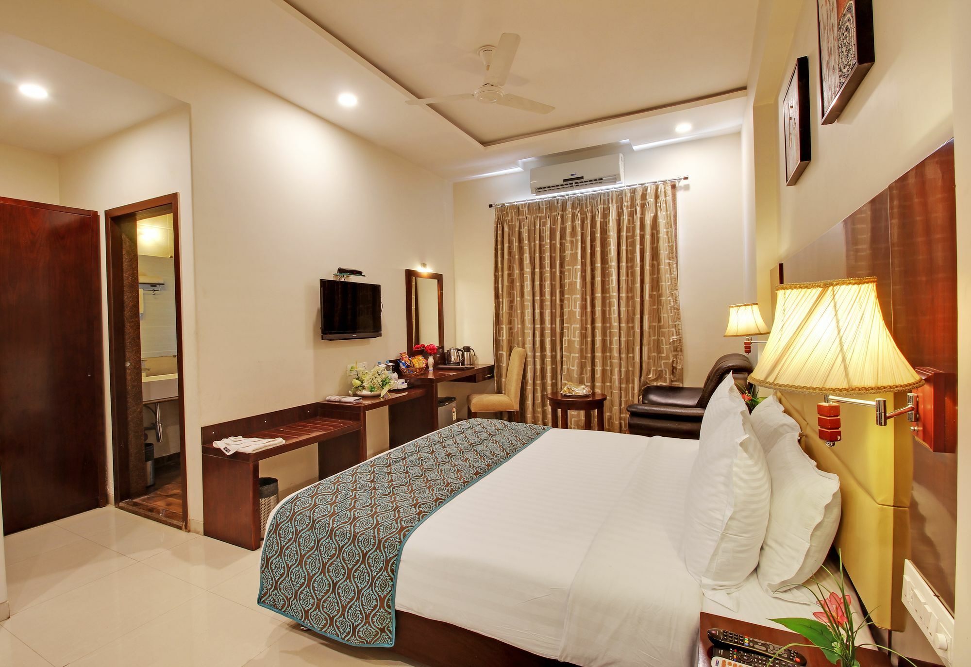होटल Sai Jashan - Where Blessings & Comfort Meet Shirdi